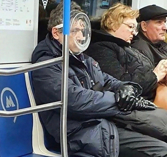 Metroda Çekilmiş En Komik 20 Maske Fotoğrafı