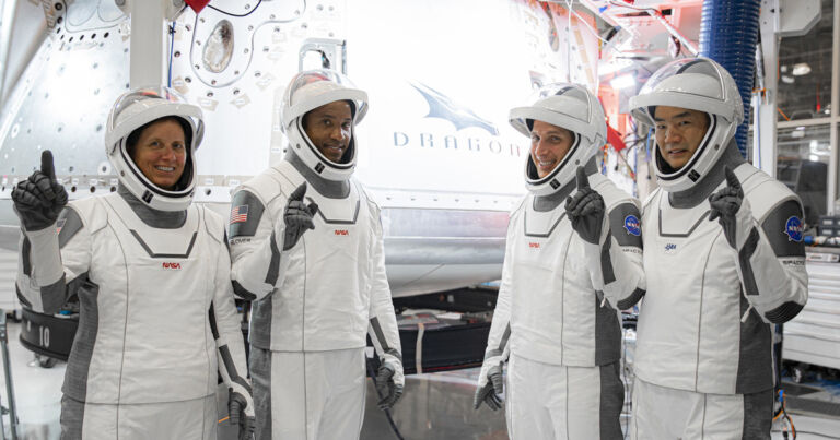 ISS O kadar kalabalık olacak ki, SpaceX Kapsülünde Bir Astronot Uyumak Gerekecek