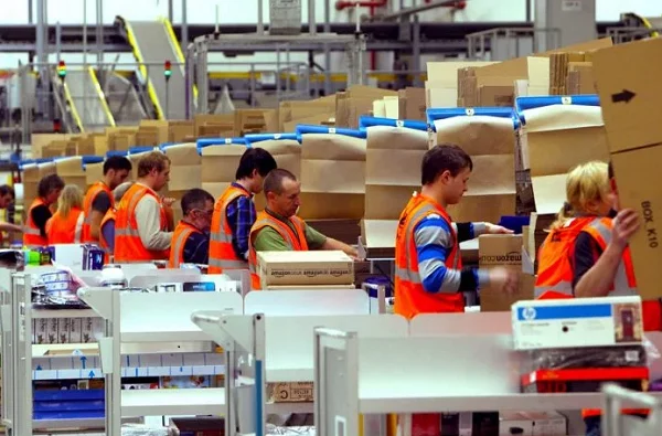 Amazon, ön saflarda çalışanlara 500 milyon dolarlık özel tatil ikramiyesi verdi